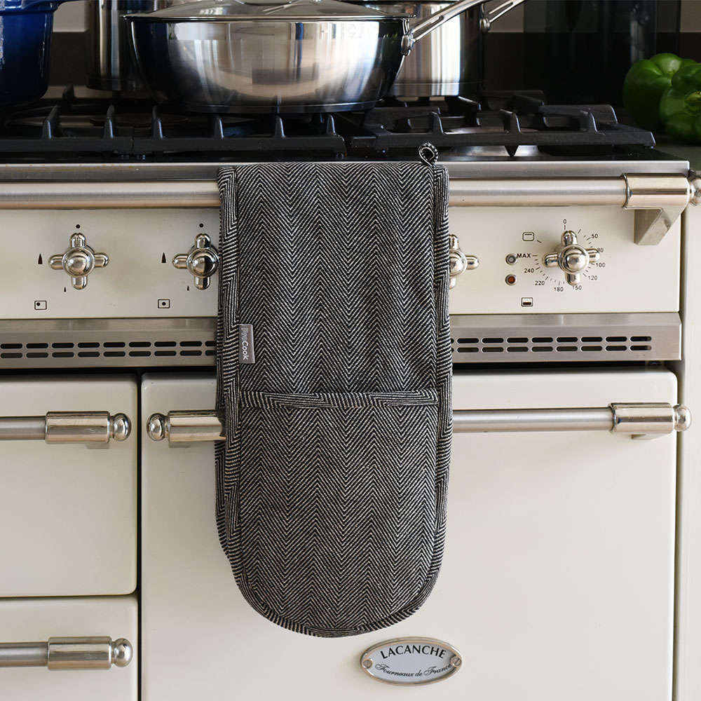10 Best Oven Gloves 2024 | UK Chef Reviewed 4