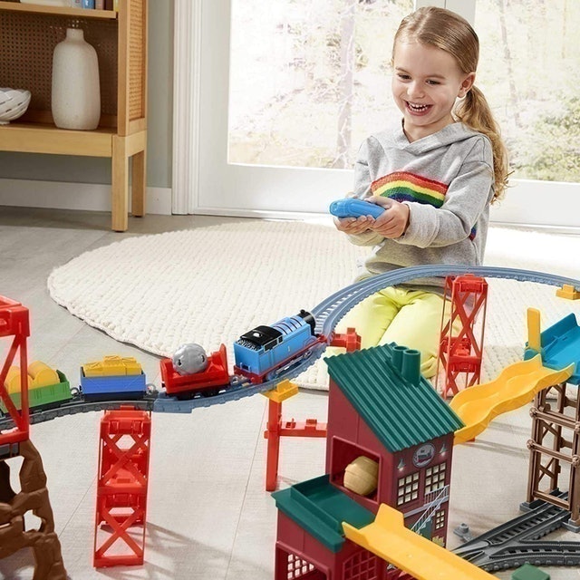 Thomas & Friends Mad Dash On Sodor Train Set 2