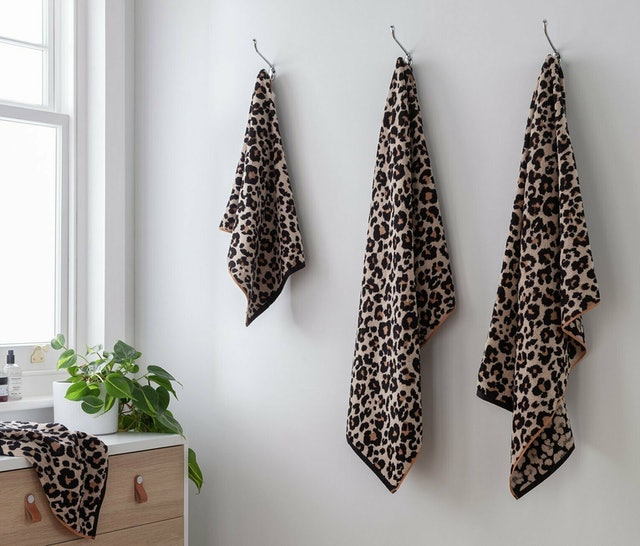 Home Leopard Print 4 Piece Towel Bale 3