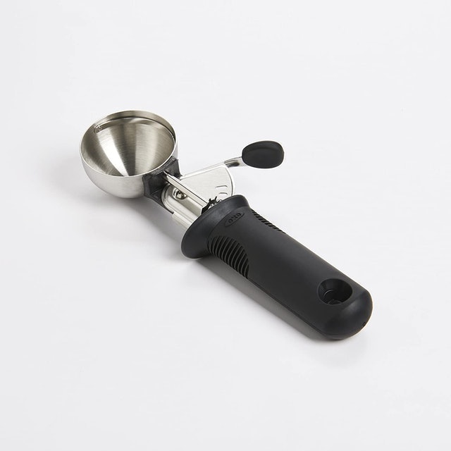 Good Grips Ice Cream Scoop 2