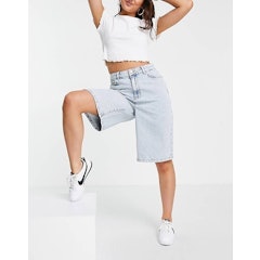 Bermuda Shorts in Acid Light Wash