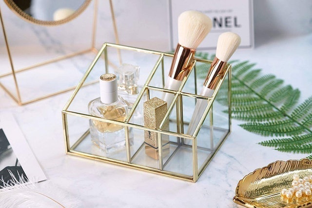 10 Best Makeup Brush Holders 2024 | UK Makeup Artist Reviewed 3