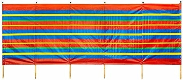 10 Best Windbreaks for the Beach UK 2024 | Berghaus, Hi-Gear and More 3