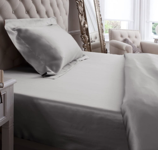 10 Best Silk Bedding UK 2024 | Jasmine Silk, Lilysilk and More 5