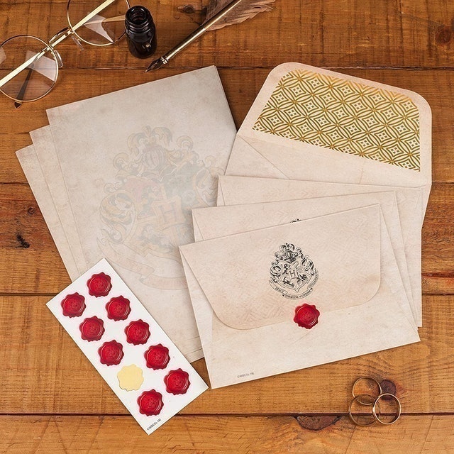 Harry Potter Hogwarts Letter Writing Kit 3