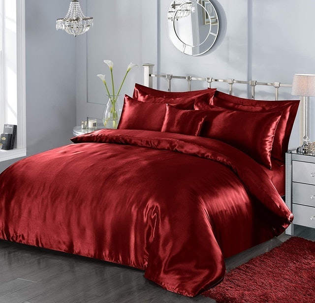 7-Piece Satin Bedding Set 2