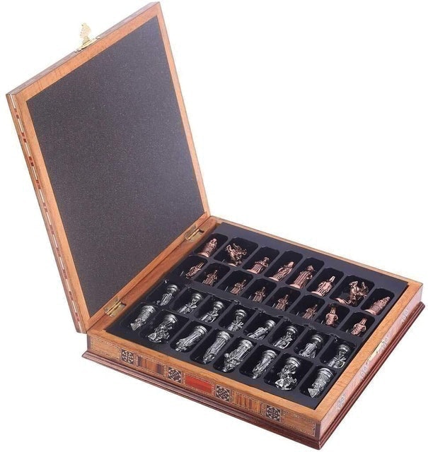 Historical Antique Chess Set 3