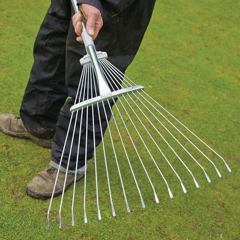 Adjustable Lawn Rake 3