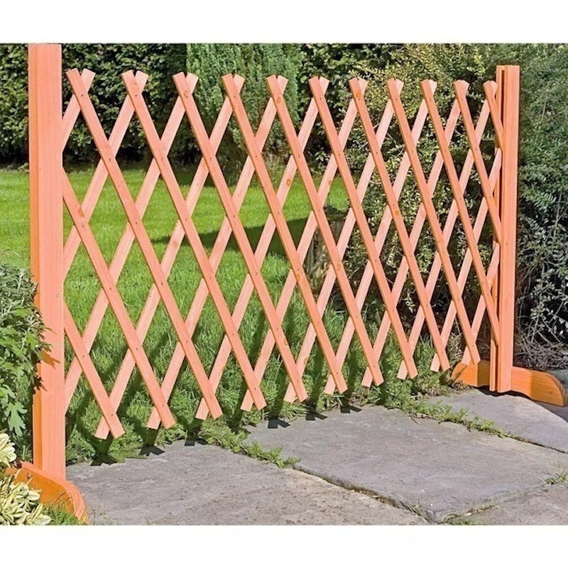 Wooden Expanding Fencing 1