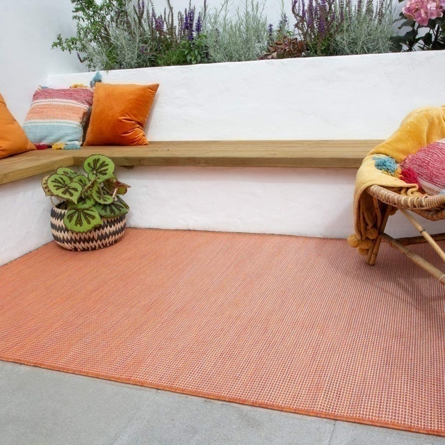 10 Best Outdoor Rugs UK 2024 | Great for All Surfaces 2
