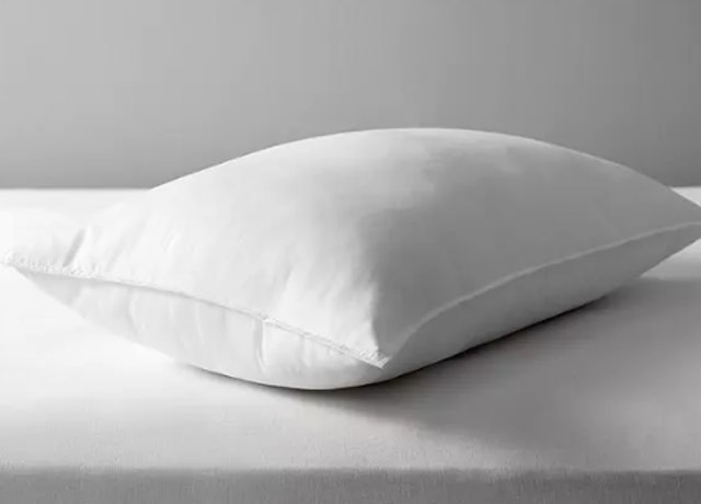 10 Best Pillows for Neck Pain UK 2024 | Silentnight, John Lewis and More 5