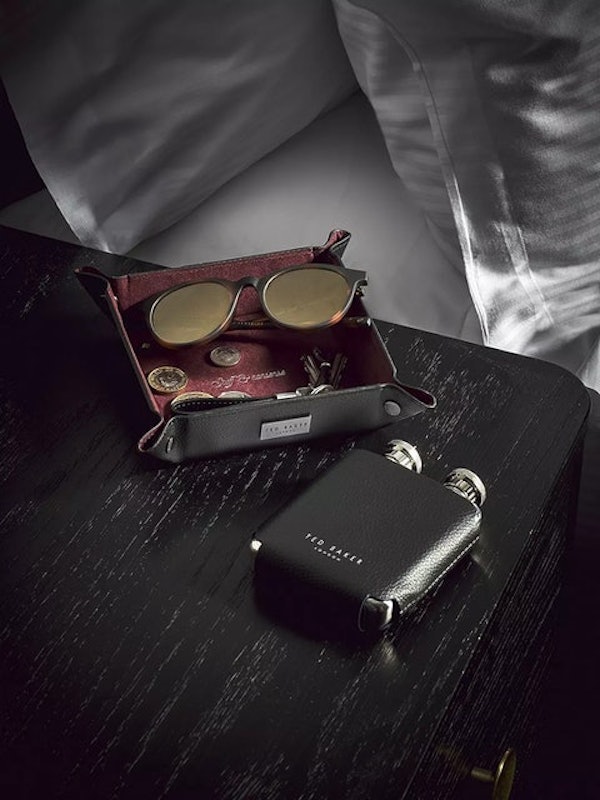 6. Morris & Co. Refined Gentleman Hip Flask 2
