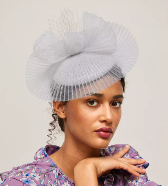 Delilah Wrinkle Crin Bow Fascinator 1