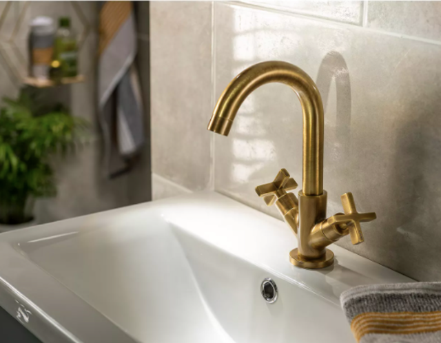Serenitie Deck Mounted Basin Mixer Tap 2