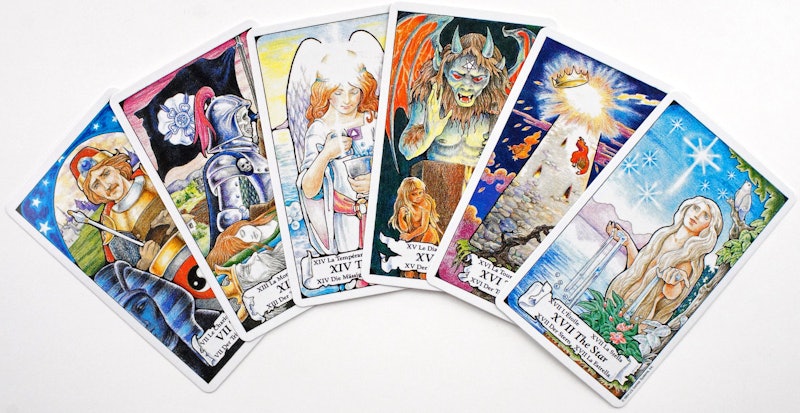 The Essential Tarot Book and Card Set 2
