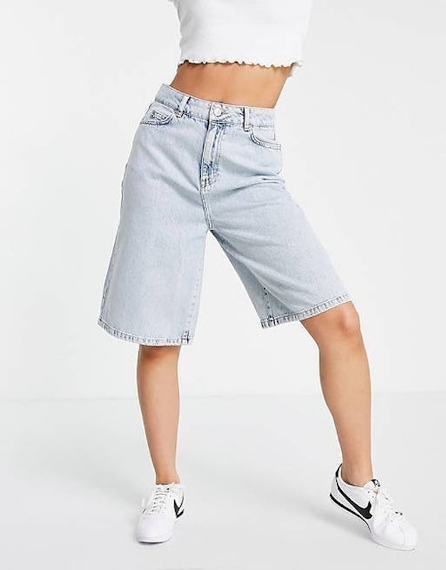 Bermuda Shorts in Acid Light Wash 2