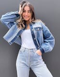 10 Best Women's Denim Jackets UK 2024 | Levi's, Hollister and More 5
