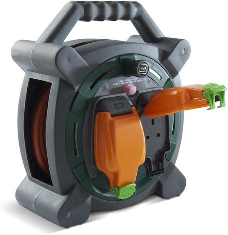 Outdoor Weatherproof Case Reel 3