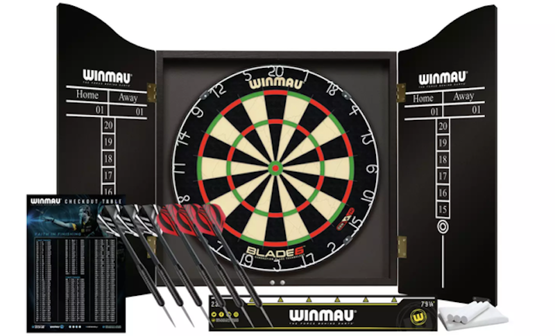 Blade 6 Championship Dartboard and Darts Set 1