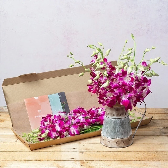 8 Best Letterbox Flowers UK | Bloom & Wild Moonpig Flowers and More 4