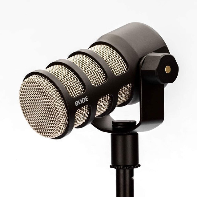 Dynamic Microphone with Integrated Swing Mount 3