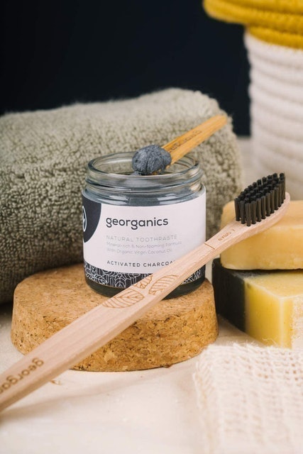 Organic Mineral-Rich Teeth Whitening Toothpaste - Activated Charcoal 3