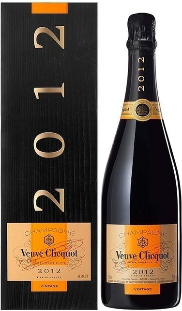 10 Best Champagnes UK 2021 | Taittinger, Moët & Chandon and More 5