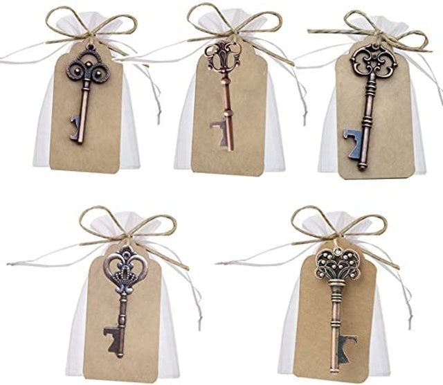 10 Best Wedding Favours UK | Chocolates Engraved Tags and More 4
