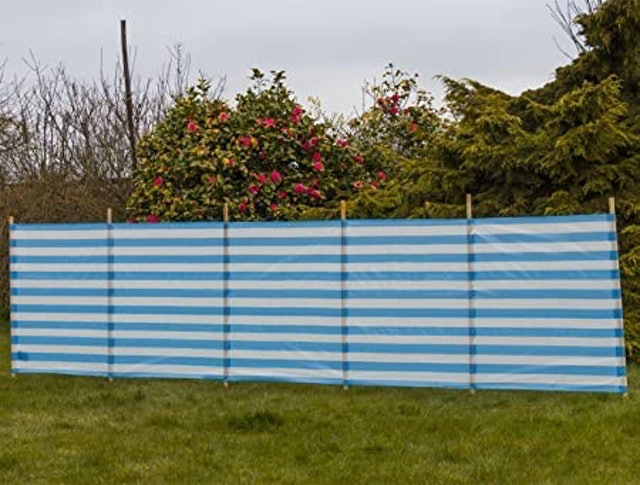 10 Best Windbreaks for the Beach UK 2024 | Berghaus, Hi-Gear and More 4