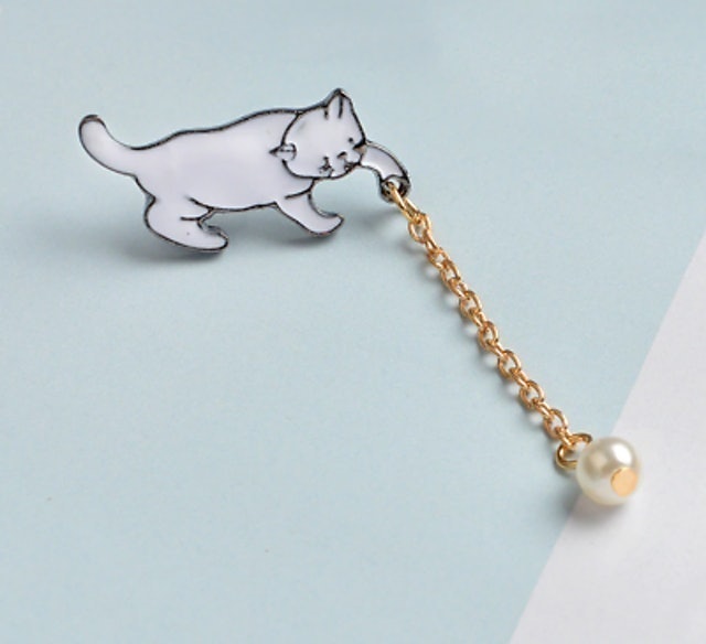 Cat Pin Badge Brooch 1