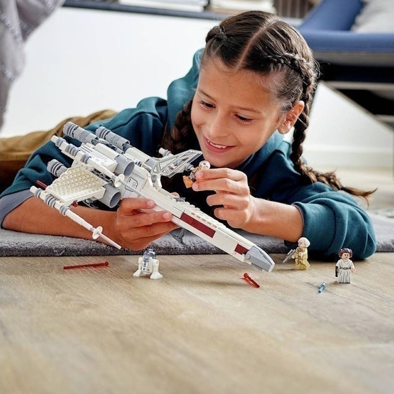 Luke Skywalker's X-Wing Fighter Toy 2