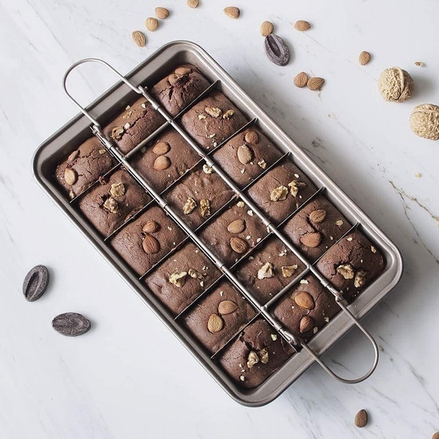 Brownie Tin With Dividers 3