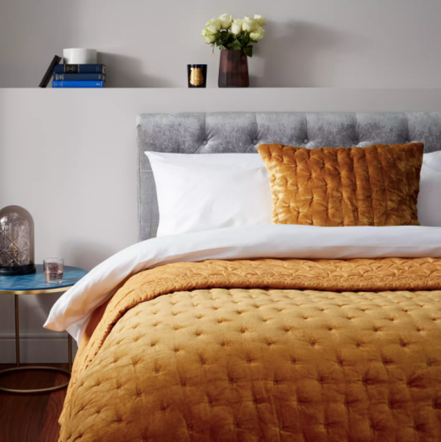 Boutique Hotel Velvet Stitch Throw 3