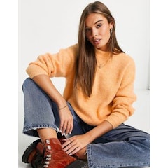 Crew Neck Jumper in Fluffy Yarn in Orange