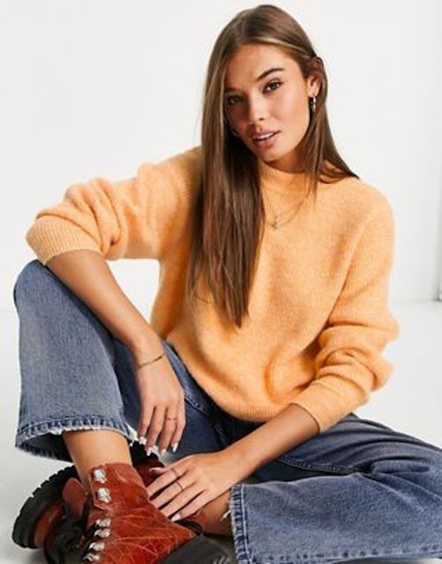 Crew Neck Jumper in Fluffy Yarn in Orange 1
