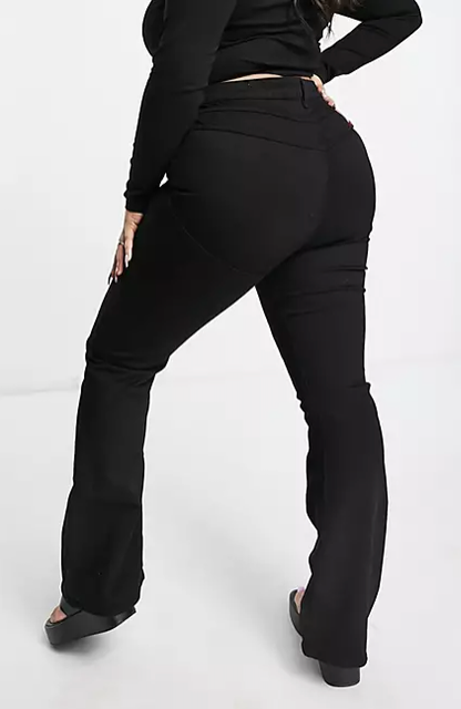 10 Best Jeans for Curvy Women 2024 | UK Wardrobe Concierge Reviewed 3