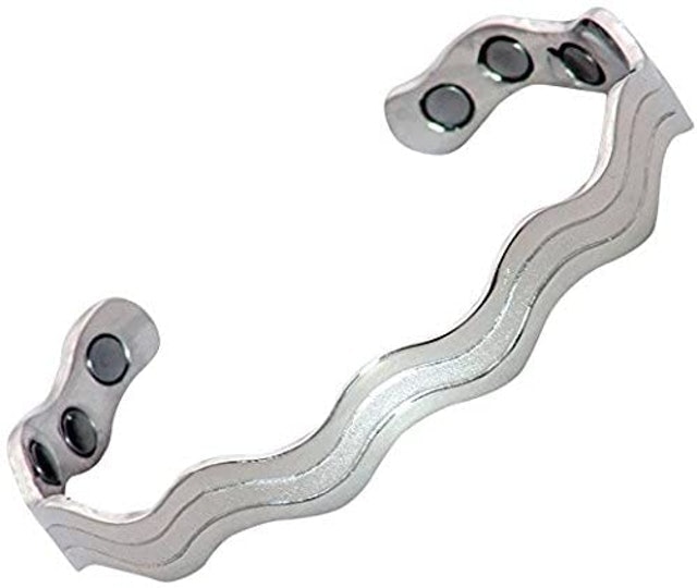 10 Best Magnetic Bracelets UK 2024 | Earth Therapy, Origin and More 5
