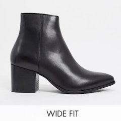Wide Fit Heeled Boots With Pointed Toe