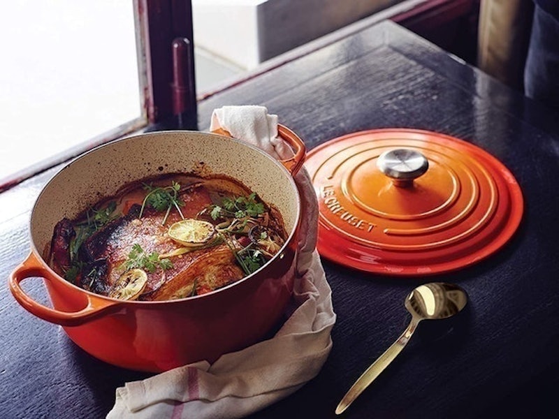 Signature Cast Iron Round Casserole 4