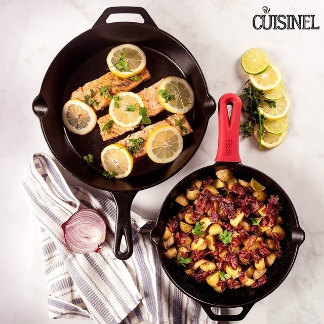 Set of 2 Cast Iron Skillets 2