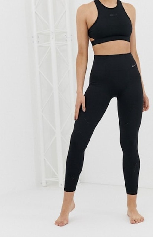 4. Nike Club Logo Ladies’ Leggings 1