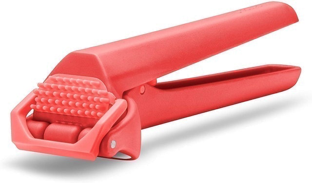 9 Best Garlic Presses 2024 | UK Chef Reviewed 4