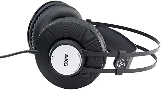 AKG High Performance Closed-Back Monitoring Headphones 2
