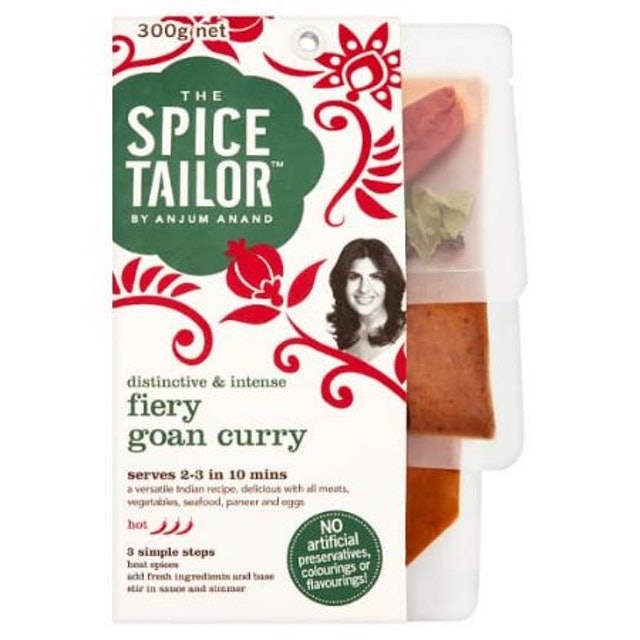 8 Best Curry Sauces in a Jar UK | Holy Cow Blue Dragon and More 2