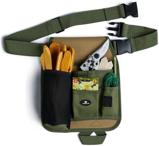 10 Best Gardening Aprons UK 2024 | Fallen Fruits, Esschert Design and More 2