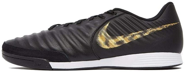 9 Best Football Boots for Astro Turf UK 2024 | Nike, Adidas and More 4
