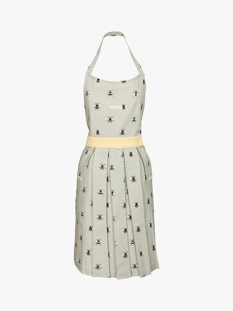 10 Best Kitchen Aprons UK 2024 | DeliVita, Sophie Allport and More 3