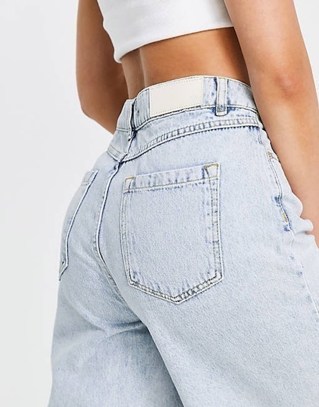 Bermuda Shorts in Acid Light Wash 4
