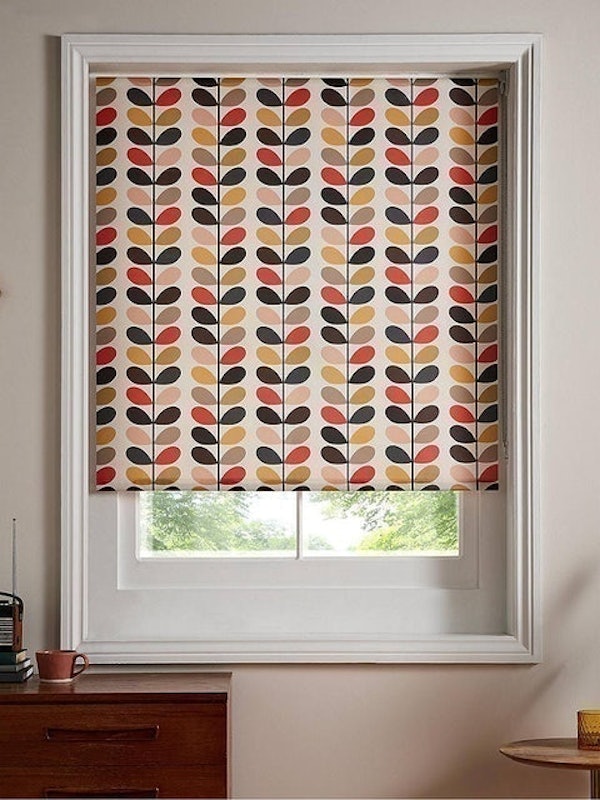 Linear Stem Roller Blind 1