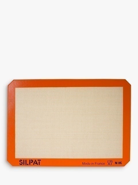 Non-Stick Silicone Baking Mat 1